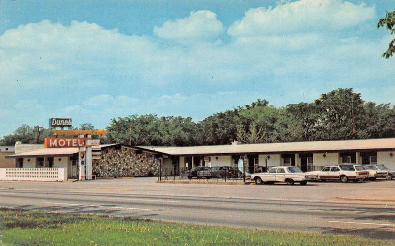 Drake Motel (Dunes Motel) - Postcard